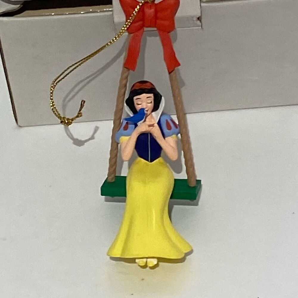 Disney Snow White In Red Ribbon Swing Christmas Tree Hanging Ornament